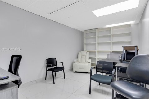 Immobilier commercial à vendre à Coral Gables, Floride № 1976665 - photo 22