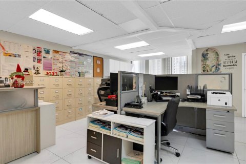 Immobilier commercial à vendre à Coral Gables, Floride № 1976665 - photo 13