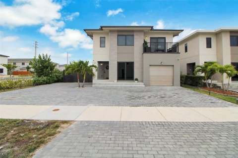 Villa ou maison à Florida City, Floride 5 chambres, 176.7 m2 № 2384858