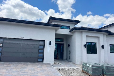 Casa en venta en Hollywood, Florida, 5 dormitorios, 381.83 m2 № 1959628 - foto 7