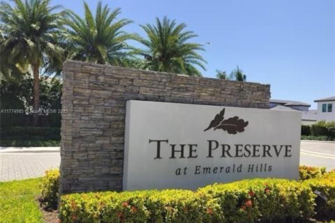 Casa en venta en Hollywood, Florida, 5 dormitorios, 381.83 m2 № 1959628 - foto 10