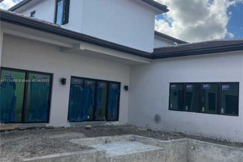 Casa en venta en Hollywood, Florida, 5 dormitorios, 381.83 m2 № 1959628 - foto 8