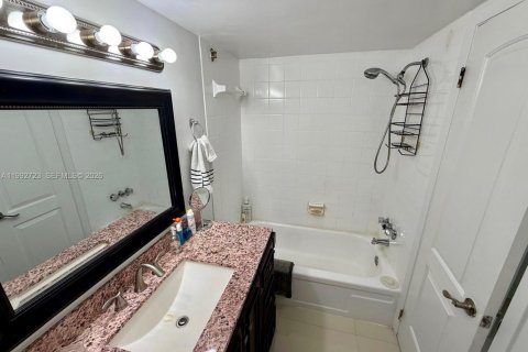Copropriété à vendre à Aventura, Floride: 2 chambres, 98.29 m2 № 2189962 - photo 6