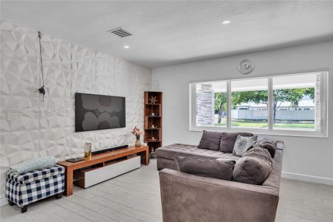 Купить виллу или дом в Форт-Лодердейл, Флорида 3 спальни, 127.28м2, № 1958344 - фото 6