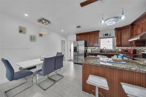 Купить виллу или дом в Форт-Лодердейл, Флорида 3 спальни, 127.28м2, № 1958344 - фото 8