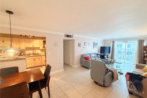 Condominio en venta en Miami, Florida, 2 dormitorios, 100.98 m2 № 2056307 - foto 5