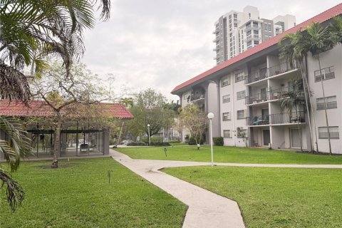 Condominio en venta en Miami, Florida, 2 dormitorios, 100.98 m2 № 2056307 - foto 2