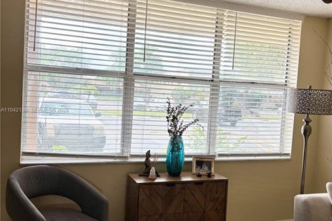 Copropriété à vendre à Sunrise, Floride: 1 chambre, 54.81 m2 № 1999149 - photo 8