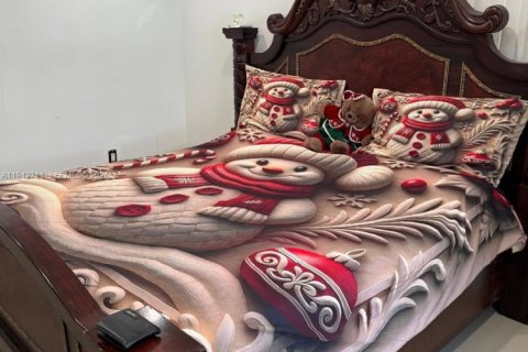 House in Miami, Florida 4 bedrooms, 69.58 sq.m. № 2000984 - photo 18