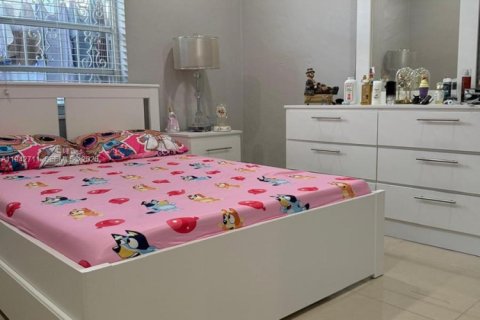 House in Miami, Florida 4 bedrooms, 69.58 sq.m. № 2000984 - photo 25