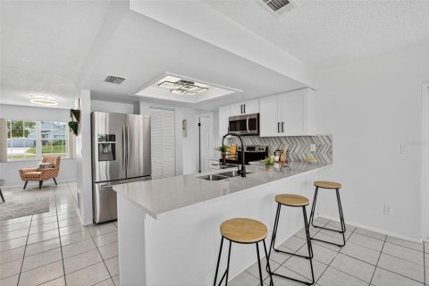 House in Spring Hill, Florida 2 bedrooms, 111.85 sq.m. № 1856755 - photo 4