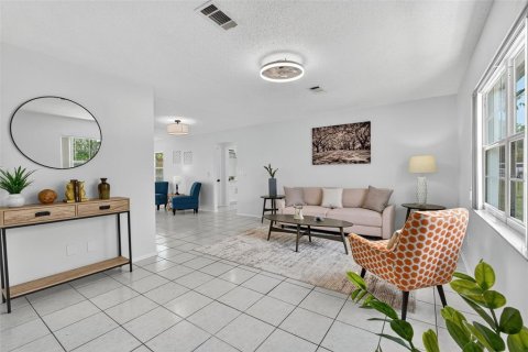 House in Spring Hill, Florida 2 bedrooms, 111.85 sq.m. № 1856755 - photo 18