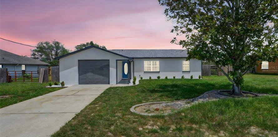 House in Spring Hill, Florida 2 bedrooms, 111.85 sq.m. № 1856755