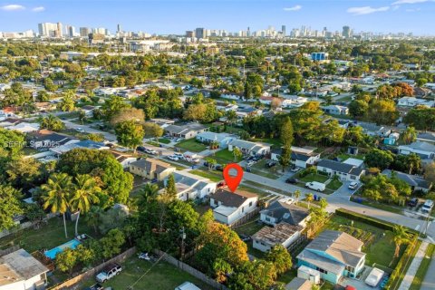 Casa en venta en Hollywood, Florida, 3 dormitorios, 93.55 m2 № 1993962 - foto 26