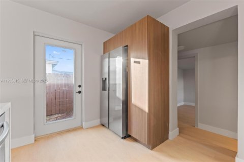 Casa en venta en Hollywood, Florida, 3 dormitorios, 93.55 m2 № 1993962 - foto 15