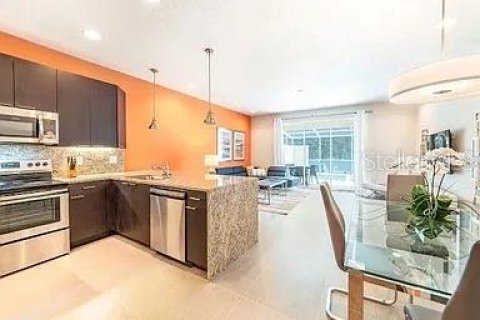 Touwnhouse à vendre à Clermont, Floride: 3 chambres, 139.45 m2 № 2102503 - photo 3