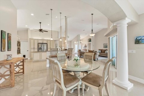 House in Port Charlotte, Florida 3 bedrooms, 231.51 sq.m. № 1736363 - photo 14