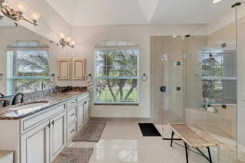 House in Port Charlotte, Florida 3 bedrooms, 231.51 sq.m. № 1736363 - photo 20