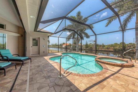 House in Port Charlotte, Florida 3 bedrooms, 231.51 sq.m. № 1736363 - photo 28