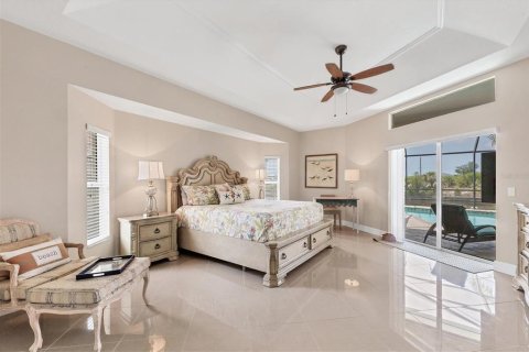House in Port Charlotte, Florida 3 bedrooms, 231.51 sq.m. № 1736363 - photo 18
