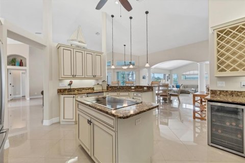 House in Port Charlotte, Florida 3 bedrooms, 231.51 sq.m. № 1736363 - photo 12