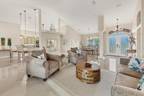 House in Port Charlotte, Florida 3 bedrooms, 231.51 sq.m. № 1736363 - photo 8