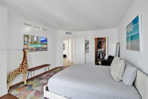 Condo in Aventura, Florida, 3 bedrooms  № 2010262 - photo 25