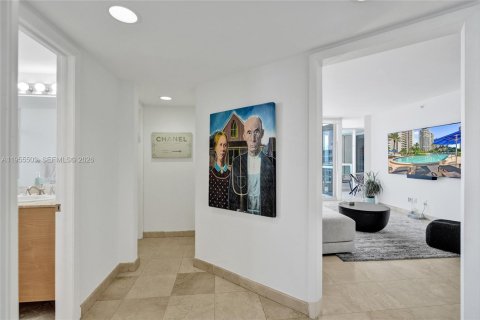 Condo in Aventura, Florida, 3 bedrooms  № 2010262 - photo 26