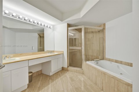 Condo in Aventura, Florida, 3 bedrooms  № 2010262 - photo 22