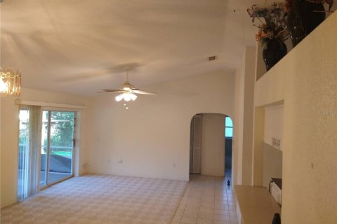 Villa ou maison à vendre à Port Charlotte, Floride: 3 chambres, 129.13 m2 № 2324090 - photo 4