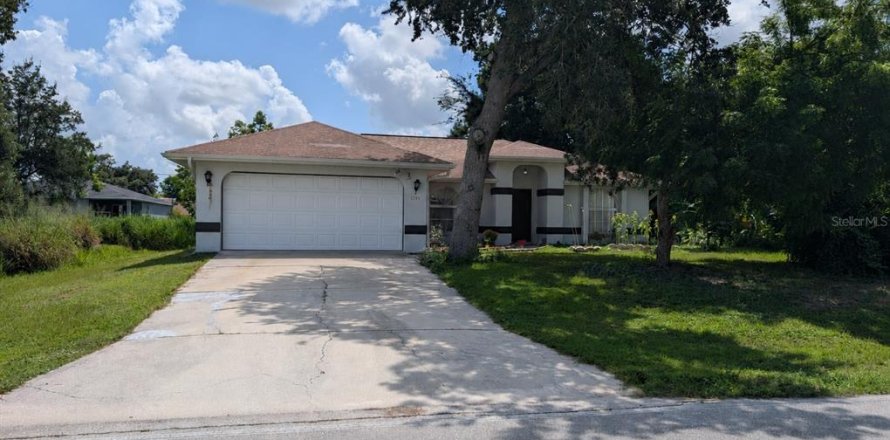 Villa ou maison à Port Charlotte, Floride 3 chambres, 129.13 m2 № 2324090