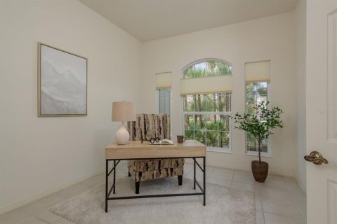 House in Venice, Florida 4 bedrooms, 278.99 sq.m. № 1758415 - photo 7