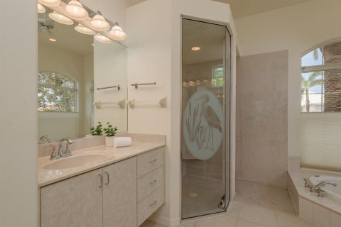 House in Venice, Florida 4 bedrooms, 278.99 sq.m. № 1758415 - photo 19