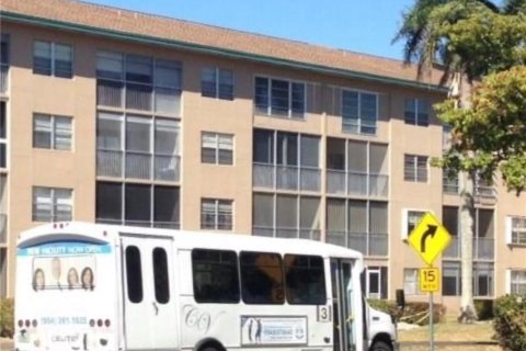 Copropriété à louer à Pembroke Pines, Floride: 2 chambres, 110.74 m2 № 2247760 - photo 10