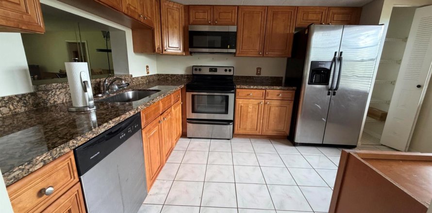 Condo à Pembroke Pines, Floride, 2 chambres  № 2247760