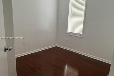 Купить кондоминиум в Майами-Бич, Флорида 40.6м2, № 2039235 - фото 11