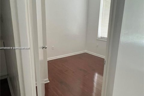 Купить кондоминиум в Майами-Бич, Флорида 40.6м2, № 2039235 - фото 10