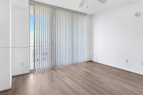 Condominio en venta en Miami, Florida, 1 dormitorio, 64.47 m2 № 2001610 - foto 8