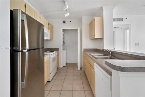 Condominio en venta en Miami, Florida, 1 dormitorio, 64.47 m2 № 2001610 - foto 6