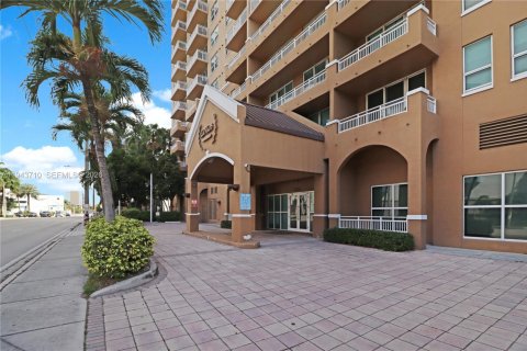 Condominio en venta en Miami, Florida, 1 dormitorio, 64.47 m2 № 2001610 - foto 20