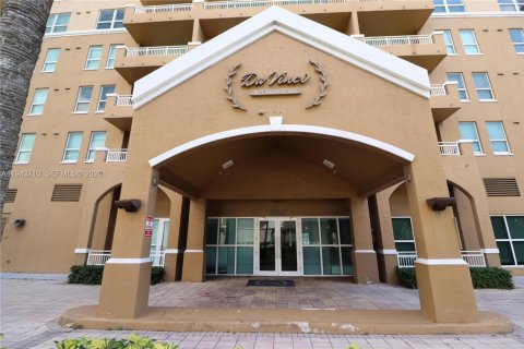 Condominio en venta en Miami, Florida, 1 dormitorio, 64.47 m2 № 2001610 - foto 2