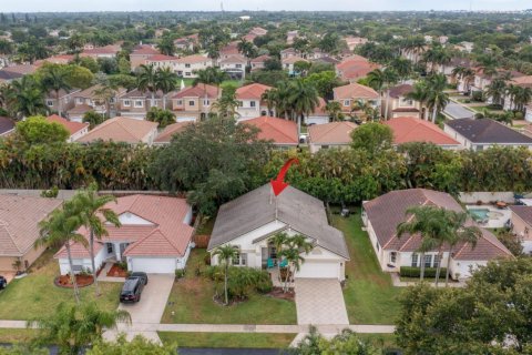 House in Boynton Beach, Florida 3 bedrooms, 158.4 sq.m. № 1181957 - photo 1