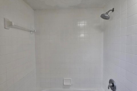 Condo in West Palm Beach, Florida, 3 bedrooms № 2083840 - photo 19