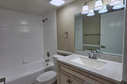 Condo in West Palm Beach, Florida, 3 bedrooms № 2083840 - photo 10