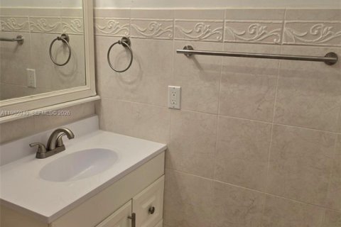 Condo in Palmetto Bay, Florida, 1 bedroom  № 2055981 - photo 13