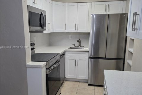 Condo in Palmetto Bay, Florida, 1 bedroom  № 2055981 - photo 8