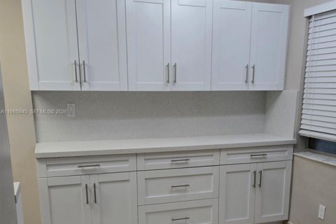 Condo in Palmetto Bay, Florida, 1 bedroom  № 2055981 - photo 9