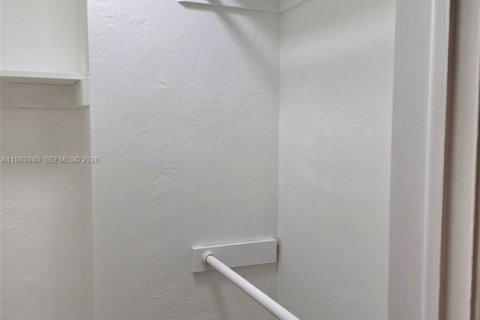 Condo in Palmetto Bay, Florida, 1 bedroom  № 2055981 - photo 19