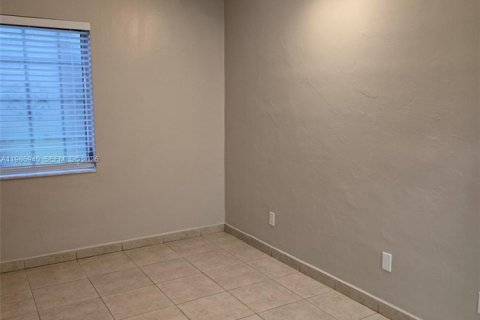 Condo in Palmetto Bay, Florida, 1 bedroom  № 2055981 - photo 16