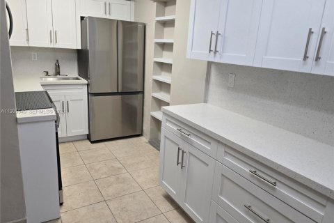 Condo in Palmetto Bay, Florida, 1 bedroom  № 2055981 - photo 3